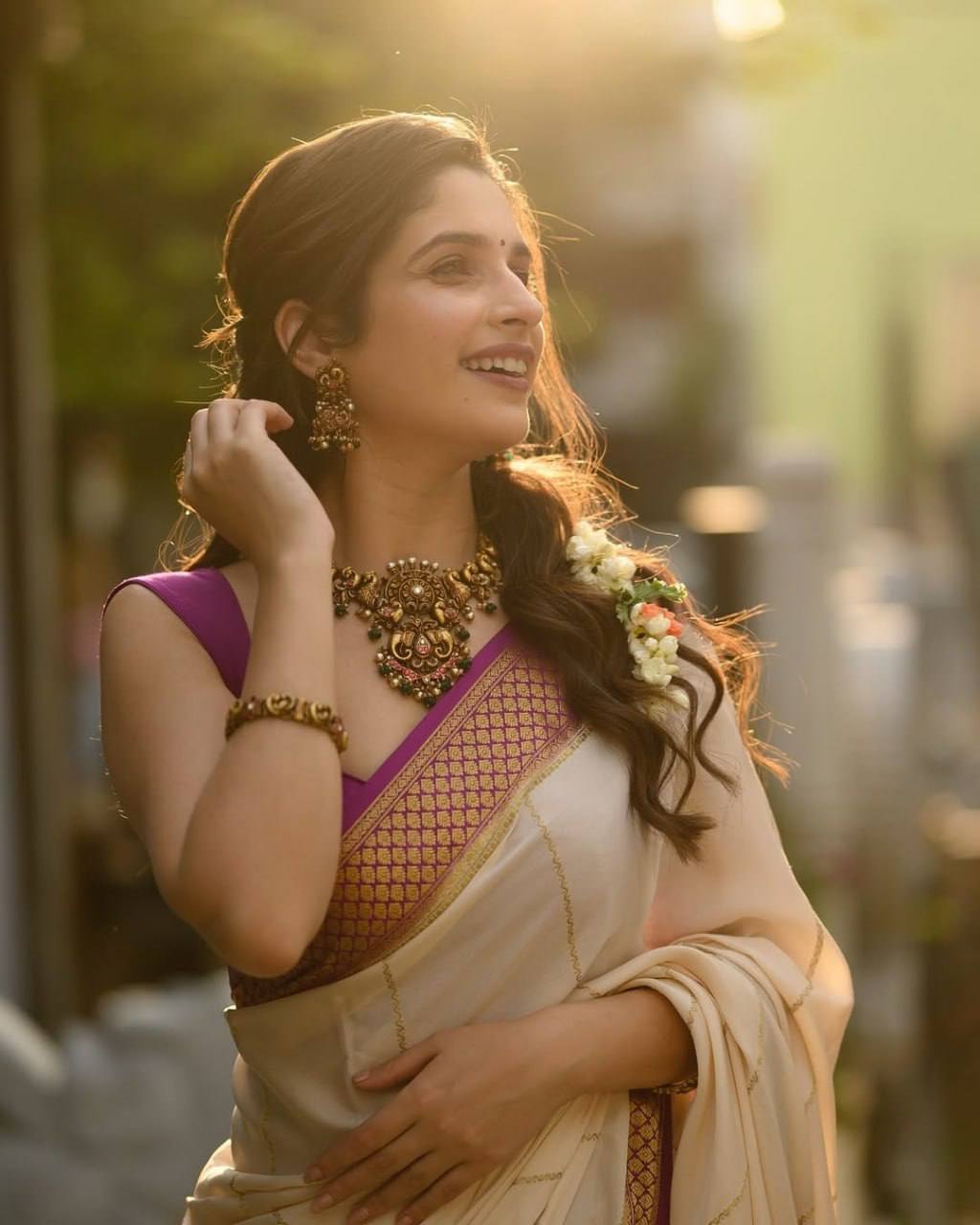 Soft Lichi Silk Saree with Rich Pallu & Jacquard Border