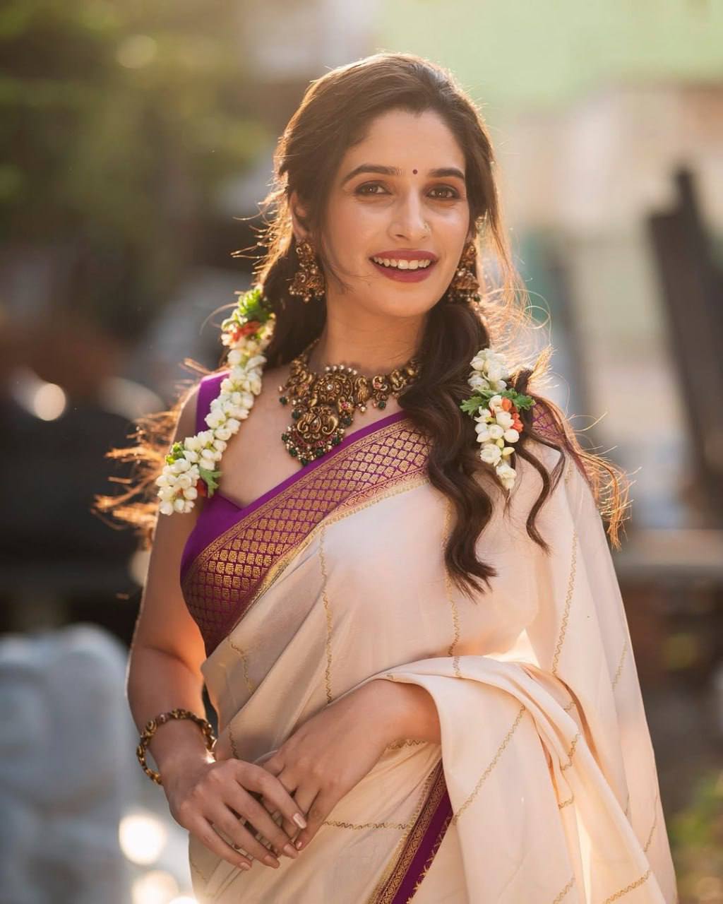 Soft Lichi Silk Saree with Rich Pallu & Jacquard Border